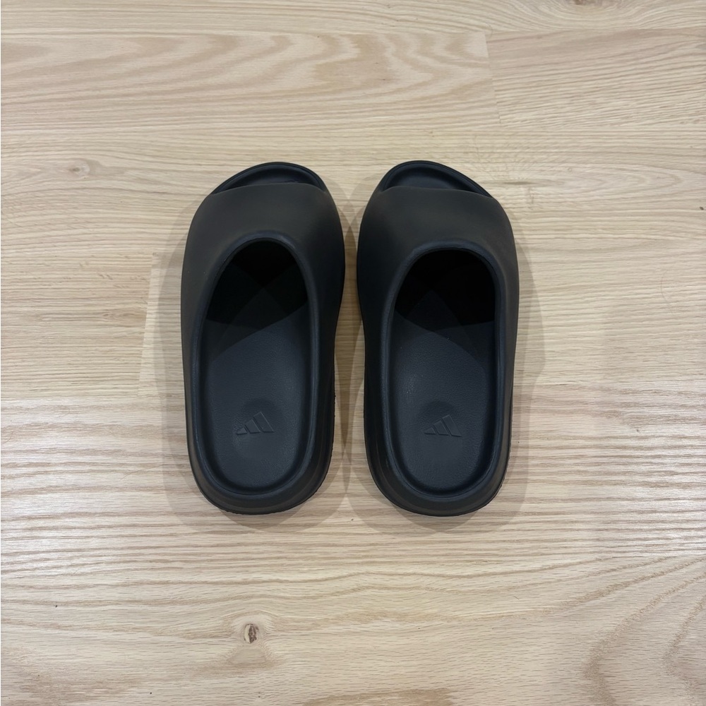 Onyx Yeezy Slides
